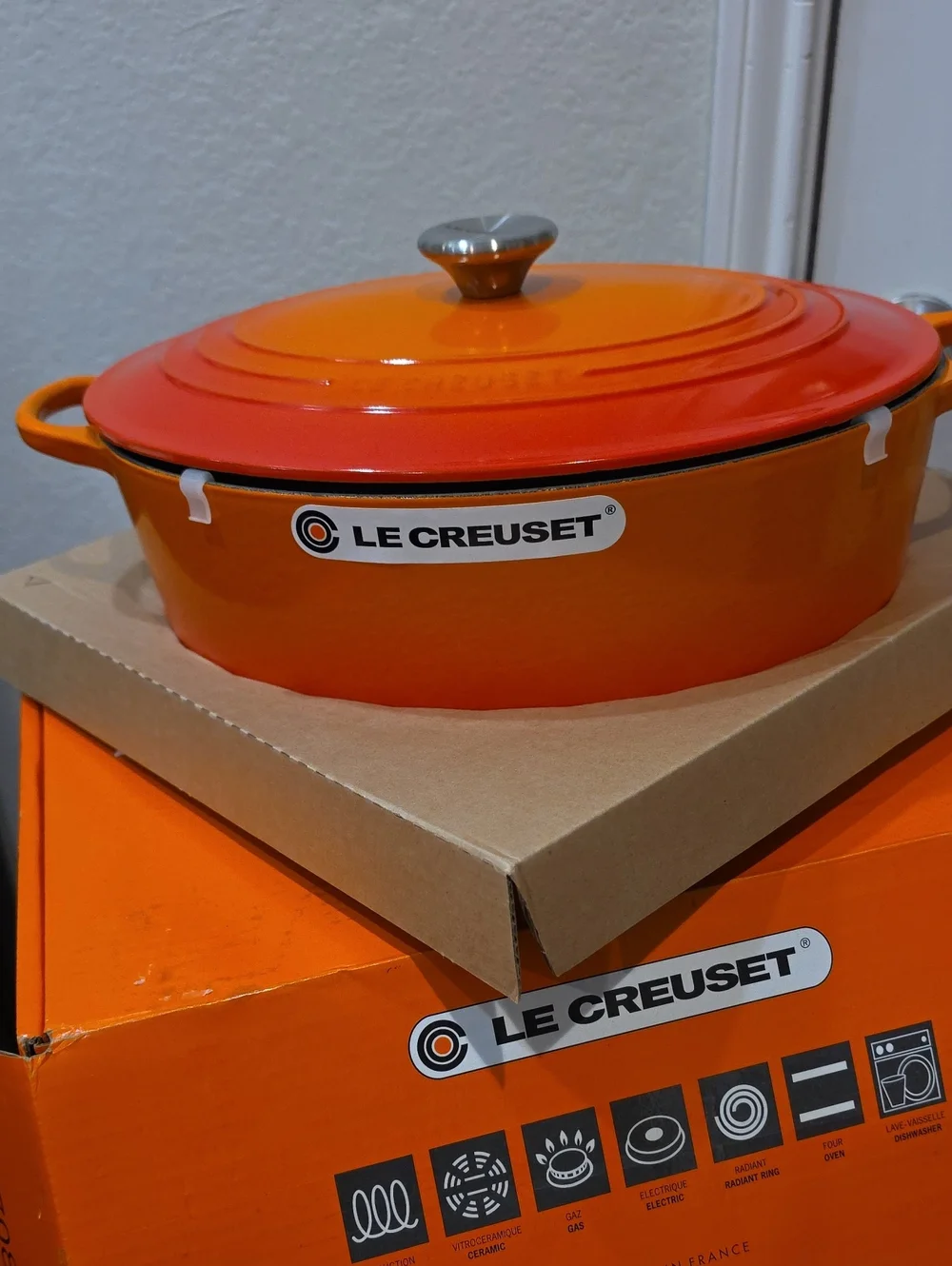Le Creuset 8QT Enamel Cast Iron Oval Dutch Oven- Flame